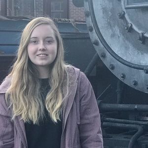 Meet your Posher, Micayla